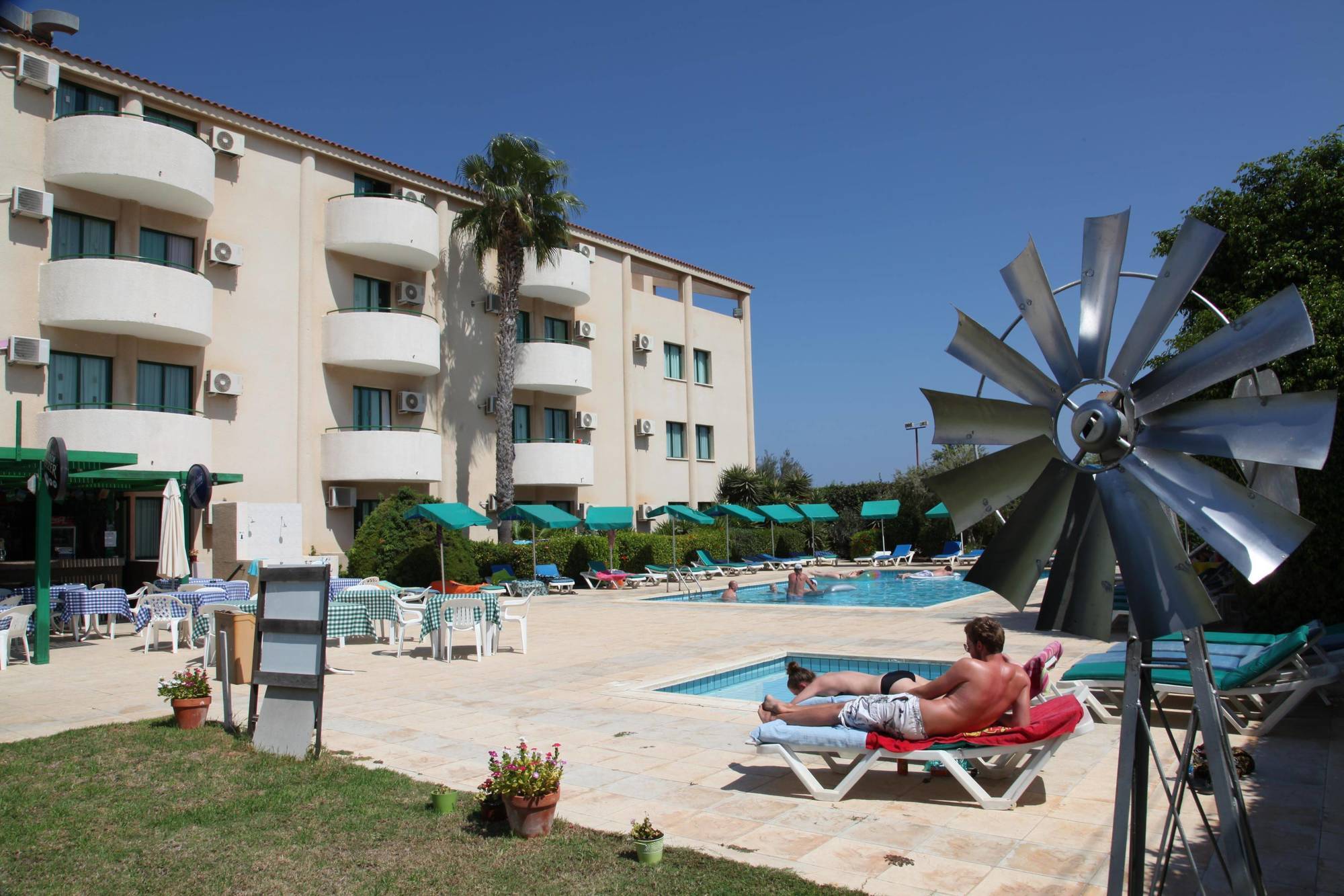 Mandalena Hotel Apartments Protaras Ngoại thất bức ảnh